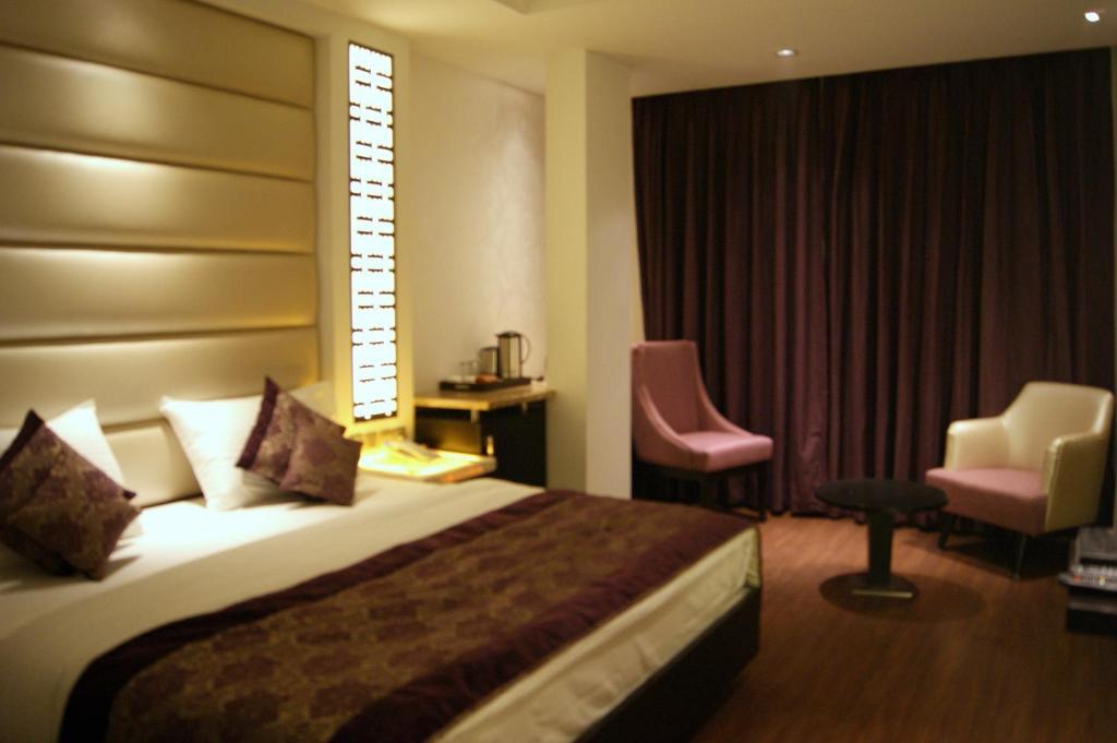 Hotel City Star New Delhi Room photo